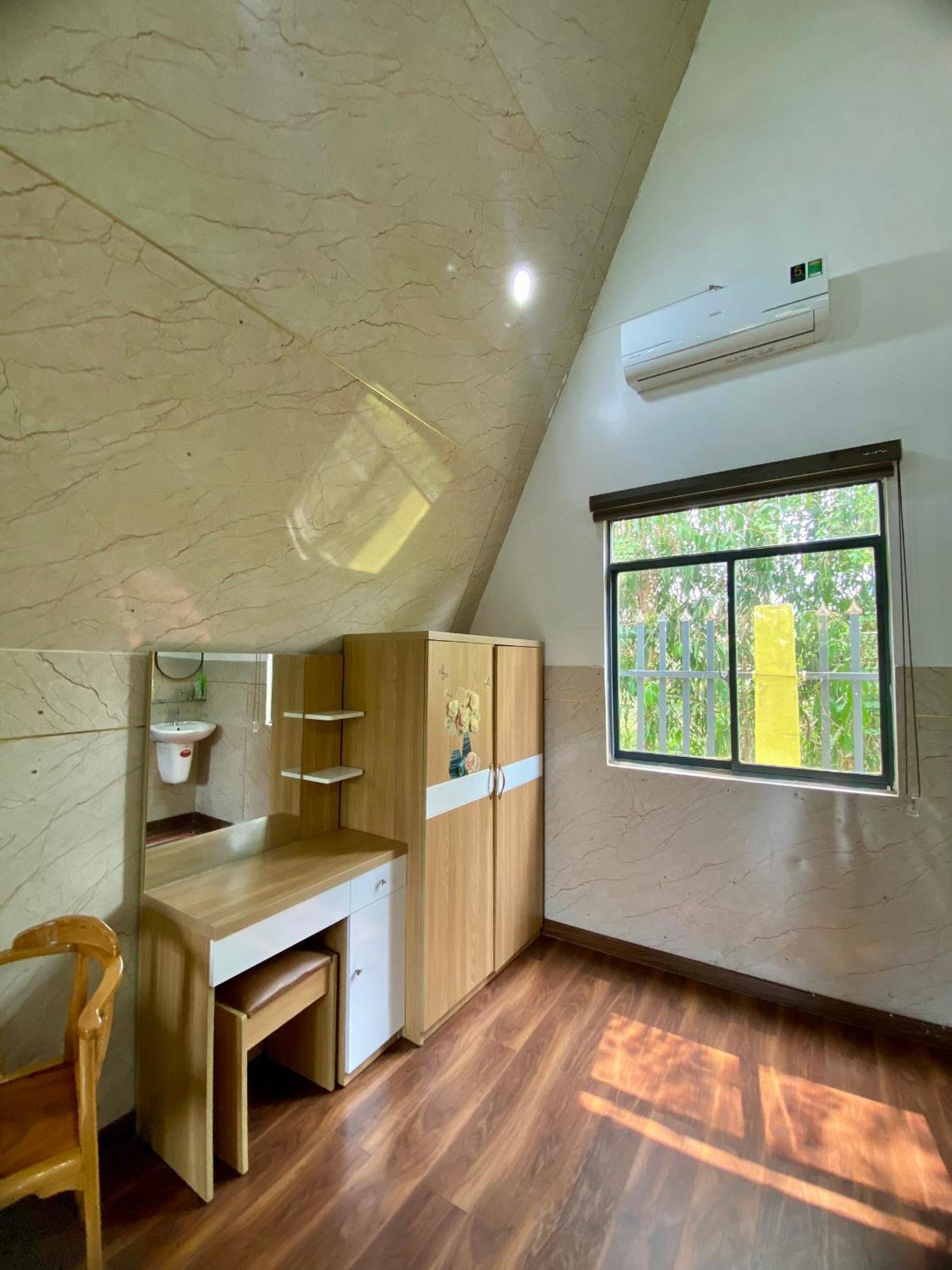 Tuyet Anh Homestay *